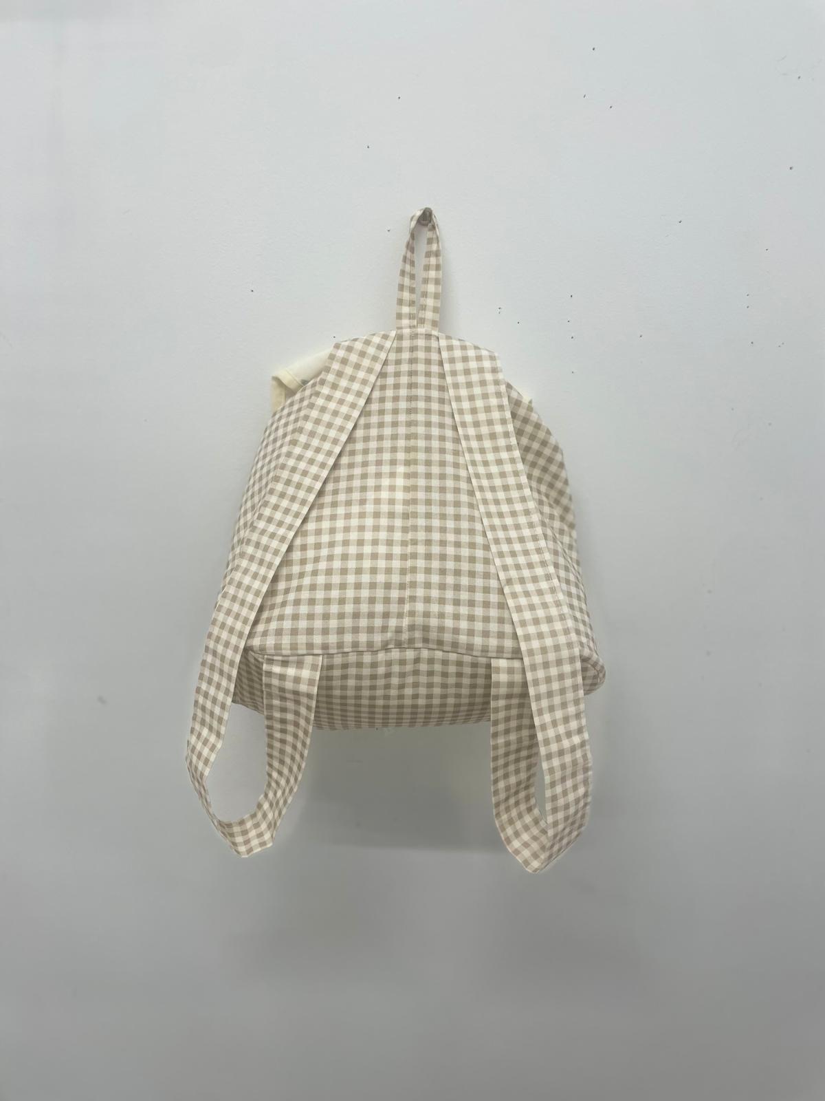 Mochila tela cuadro Vichy marrón animalitos