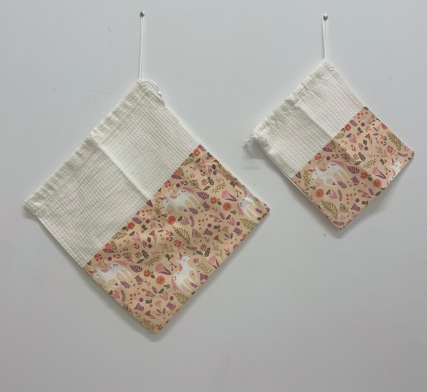 Bolsita ropita y merienda tela.