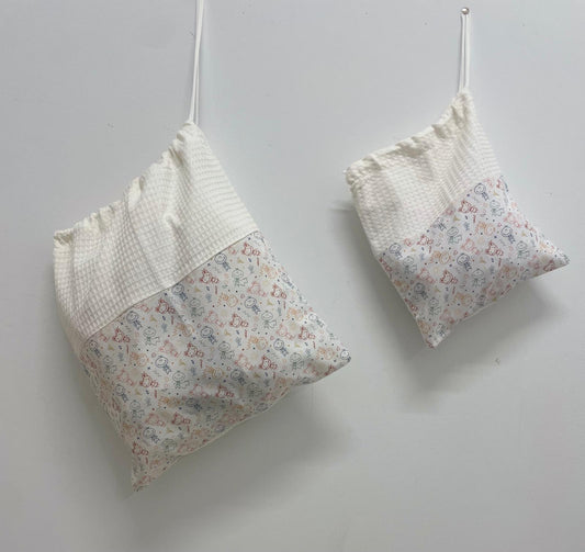 Bolsita ropita y merienda tela.