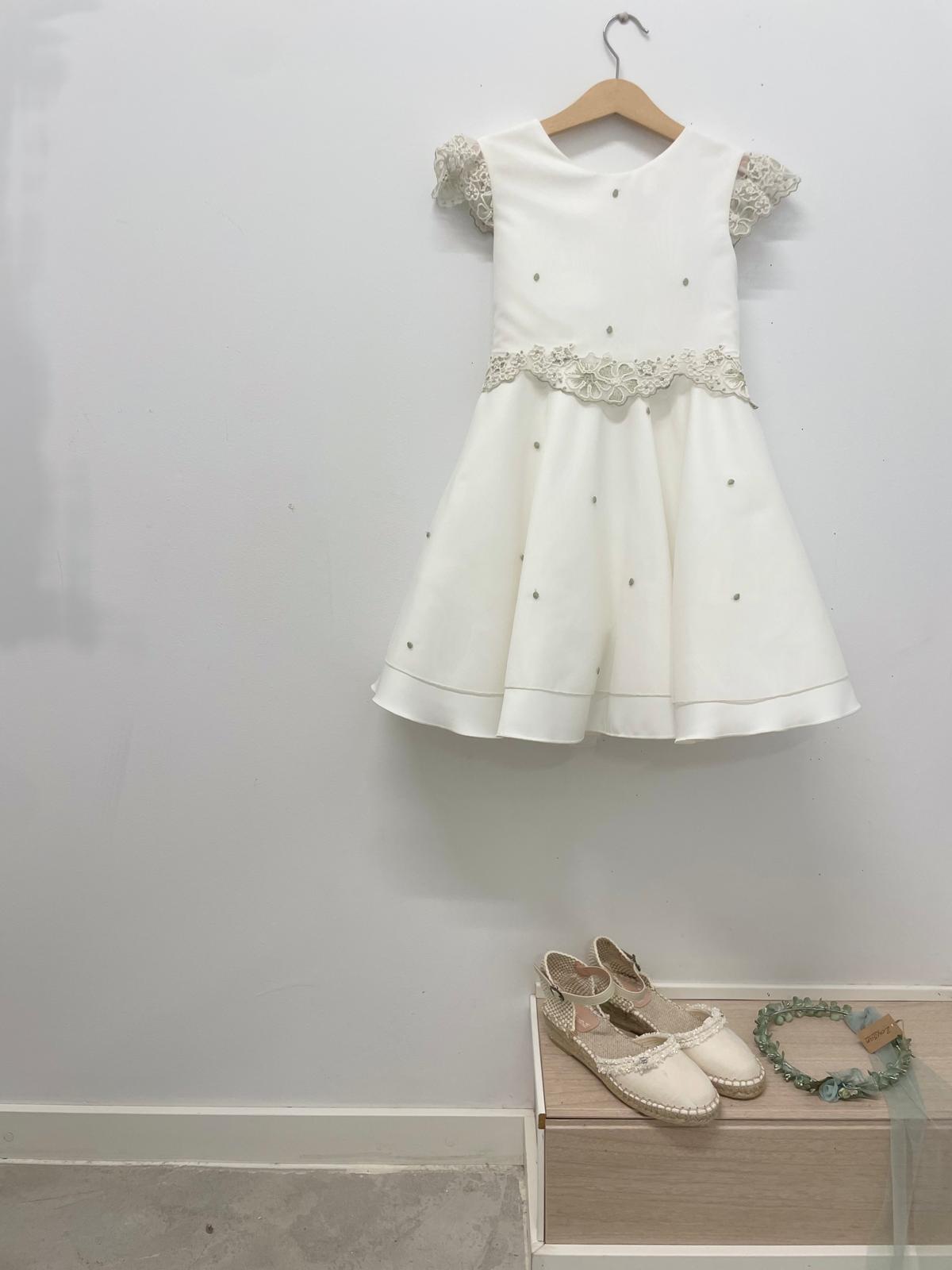 Vestido con bordado verde 38167